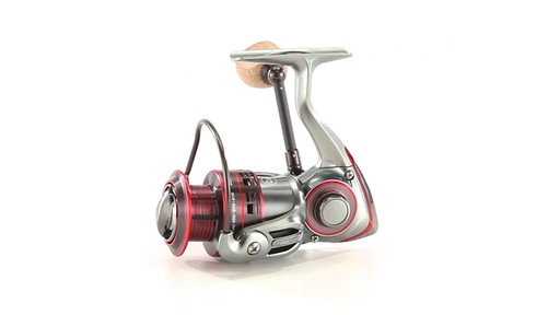 Pflueger President XT Spinning Fishing Reel 360 View - image 8 from the video