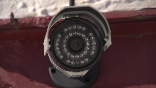 iSmart 720p HD Outdoor WiFi IP Security Camera - image 7 from the video