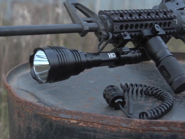 HQ ISSUE 820-lumen Extreme Tactical Light - image 10 from the video