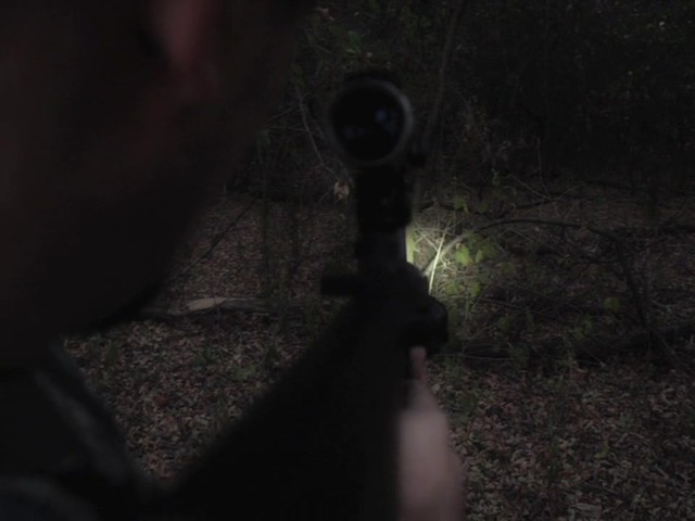 HQ ISSUE 820-lumen Extreme Tactical Light - image 7 from the video