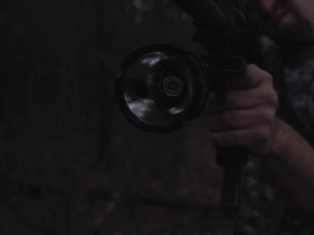 HQ ISSUE 820-lumen Extreme Tactical Light - image 9 from the video