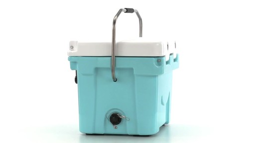 Guide Gear 20 Quart Cooler 360 View - image 10 from the video