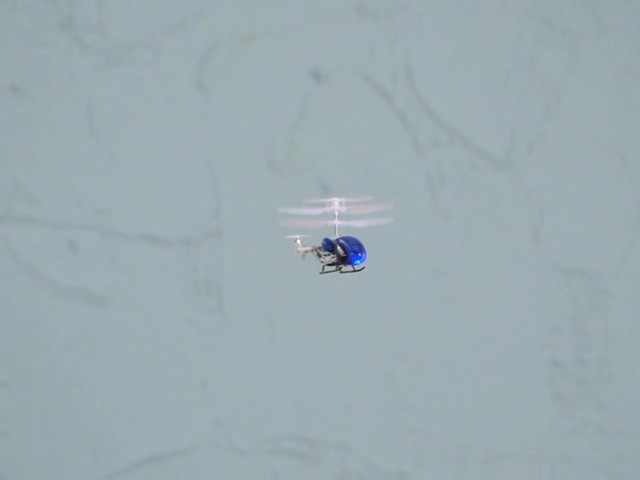 World's Smallest RC Helicopter - image 5 from the video