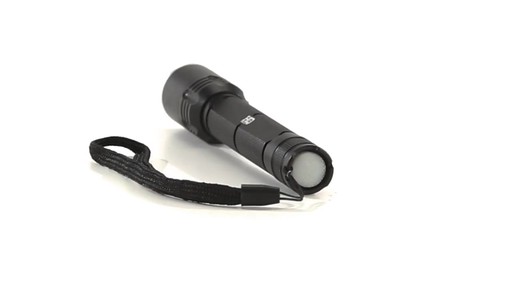 HQ ISSUE Tactical LED Flashlight 250 Lumen 360 View - image 8 from the video