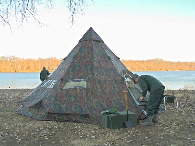 WD 18x18 Camo Tent - image 2 from the video