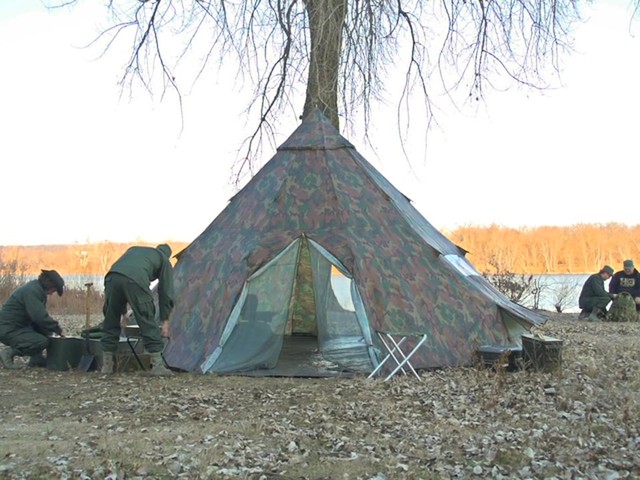 WD 18x18 Camo Tent - image 8 from the video