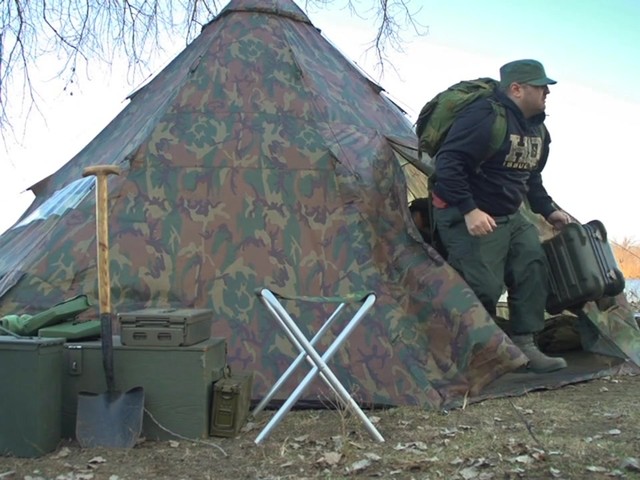 WD 18x18 Camo Tent - image 9 from the video