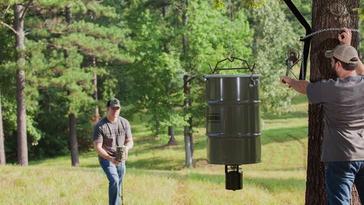 Moultrie 30-gallon Pro Hunter Hanging Deer Feeder - image 9 from the video