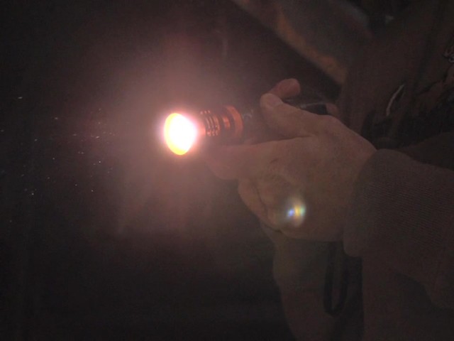 500-lumen Rechargeable LED Tactical Flashlight - image 6 from the video