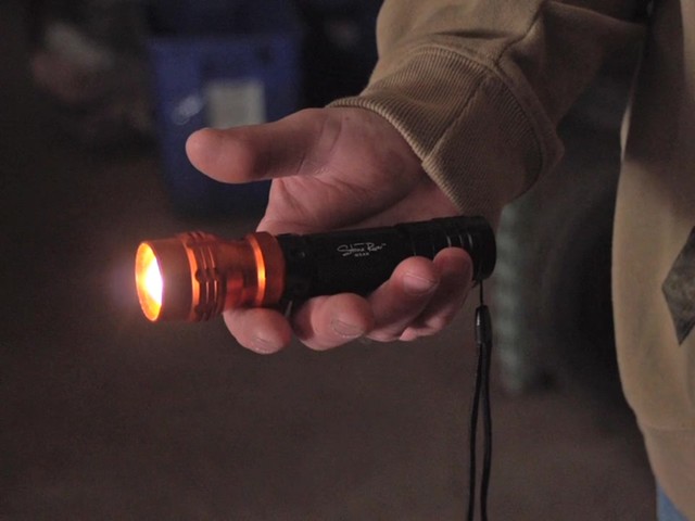 500-lumen Rechargeable LED Tactical Flashlight - image 9 from the video