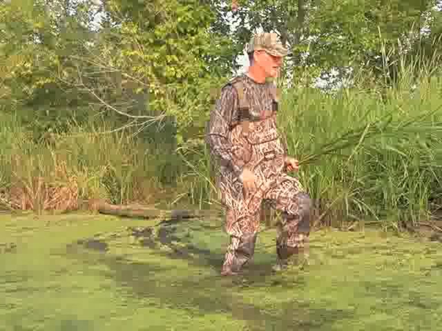 Guide Gear® 5mm 1600 gram Thinsulate™ Ultra Insulation Boot Waders Mossy Oak® Shadow Grass Blades™ - image 6 from the video