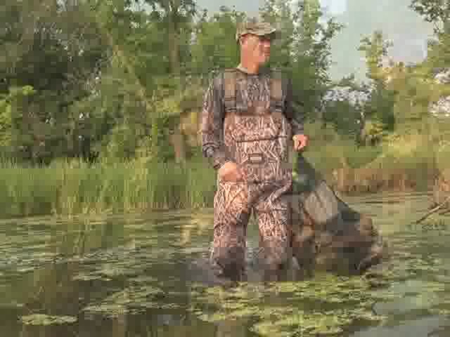 Guide Gear® 5mm 1600 gram Thinsulate™ Ultra Insulation Boot Waders Mossy Oak® Shadow Grass Blades™ - image 7 from the video