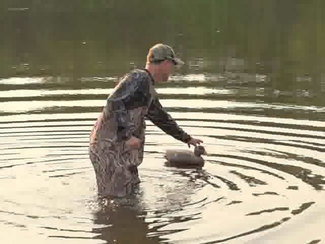 Guide Gear® 5mm 1600 gram Thinsulate™ Ultra Insulation Boot Waders Mossy Oak® Shadow Grass Blades™ - image 8 from the video
