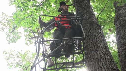 Sniper? Intimidator 18' Ladder Stand - image 8 from the video