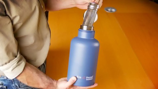 EcoVessel BOSS Growler Bottle with Infuser 64 oz. - image 6 from the video