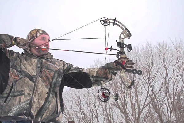  PSE Surge Compound Bow - image 4 from the video