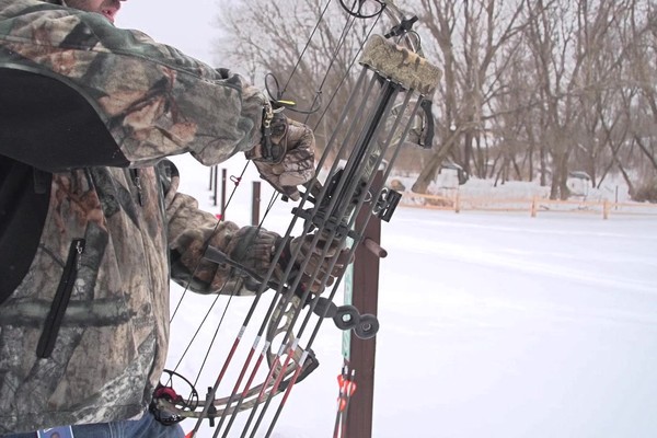  PSE Surge Compound Bow - image 5 from the video