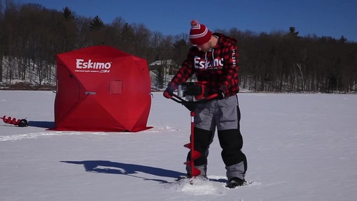 Eskimo Mako Quantum Ice Auger - image 8 from the video