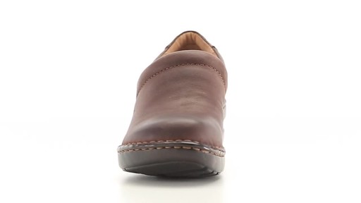 b.o.c. Women's Peggy Plain Clogs - image 2 from the video