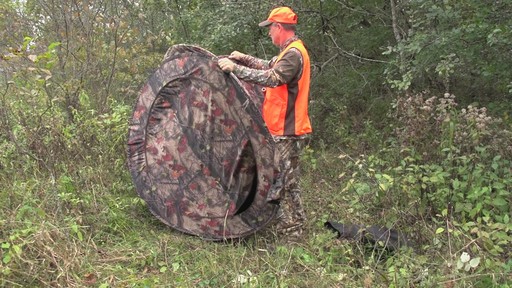 Guide Gear Deluxe 4-panel Spring Steel Blind - image 3 from the video