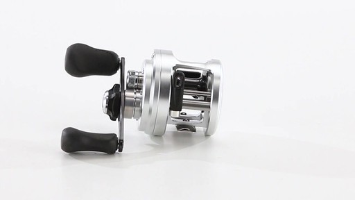 Shimano Calcutta D Baitcasting Reel 360 View - image 2 from the video