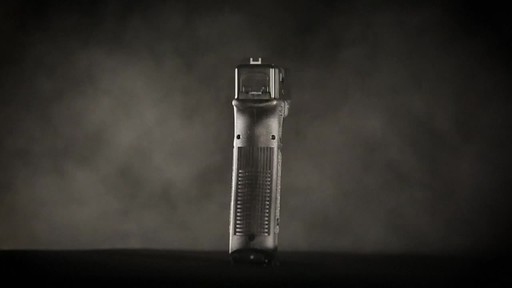 Umarex Glock G17 Gen3 Blowback CO2 Airgun .177 Caliber - image 2 from the video