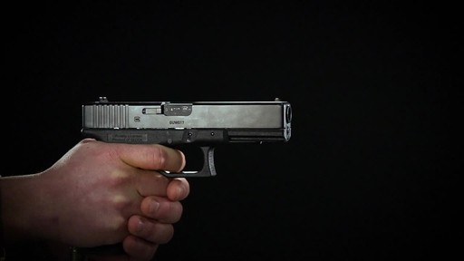 Umarex Glock G17 Gen3 Blowback CO2 Airgun .177 Caliber - image 5 from the video
