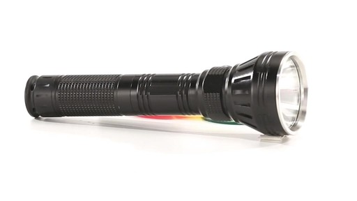 HQ ISSUE Flashlight 750 Lumens 3 Colored Lenses 360 View - image 4 from the video
