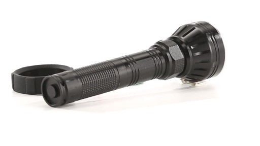 HQ ISSUE Flashlight 750 Lumens 3 Colored Lenses 360 View - image 6 from the video