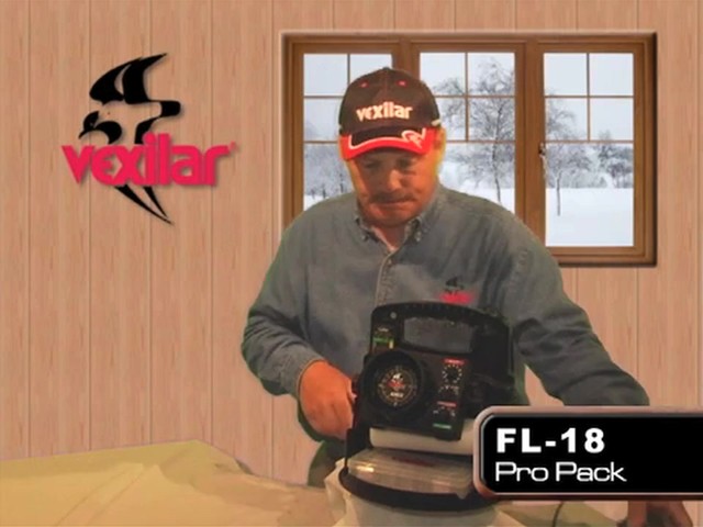 Vexilar FL-18 Flasher Fishfinder Pro Pack II with 12° Ice-Ducer - image 3 from the video