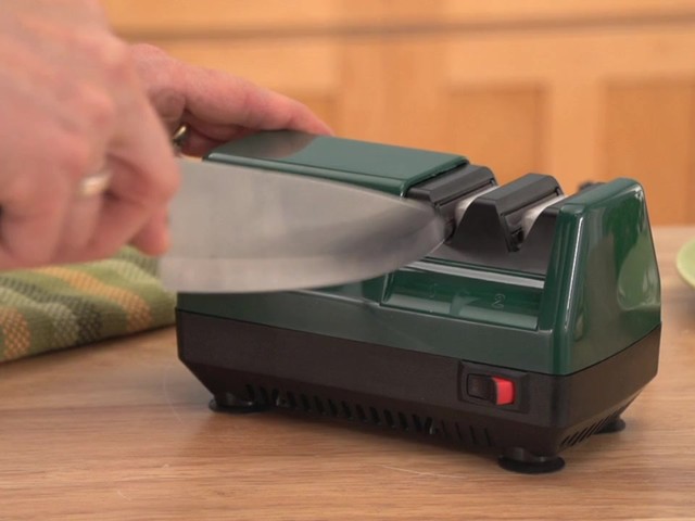 Guide Gear® by EdgeCraft® Electric Knife Sharpener - image 4 from the video