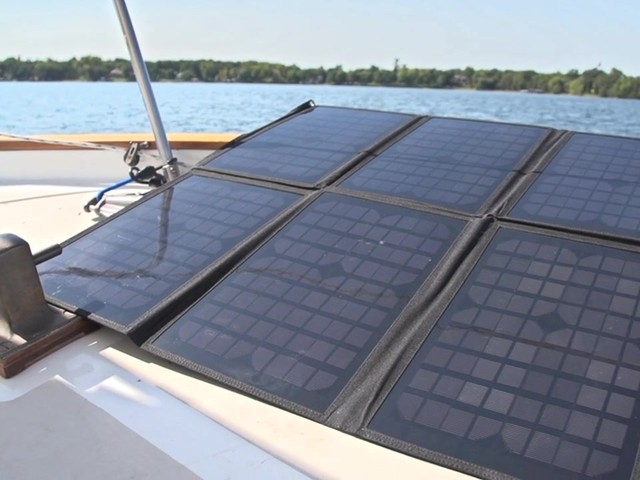 1,000W Portable Solar Power System - image 10 from the video