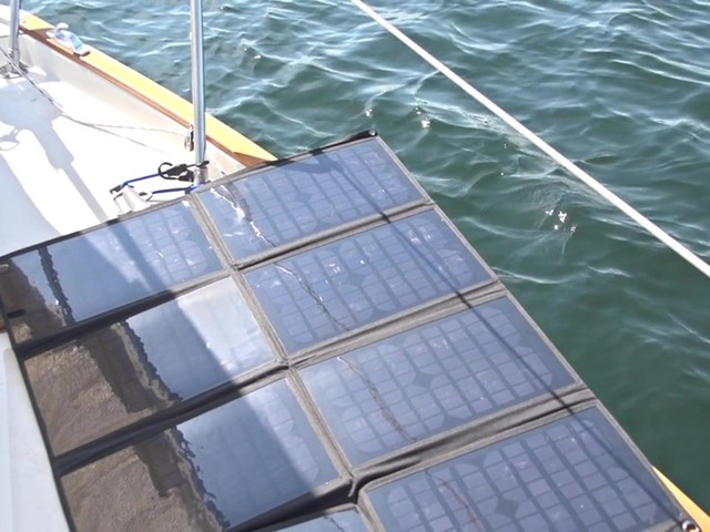 1,000W Portable Solar Power System - image 3 from the video