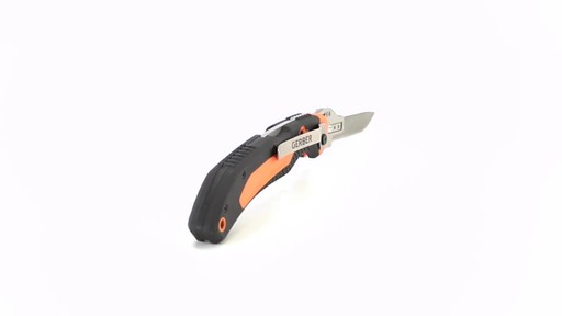 Gerber Vital Big Game Folder Knife Replaceable Blade 360 View - image 7 from the video