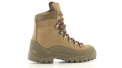 US MIL MOUNTAIN COMBAT BOOT N - image 5 from the video