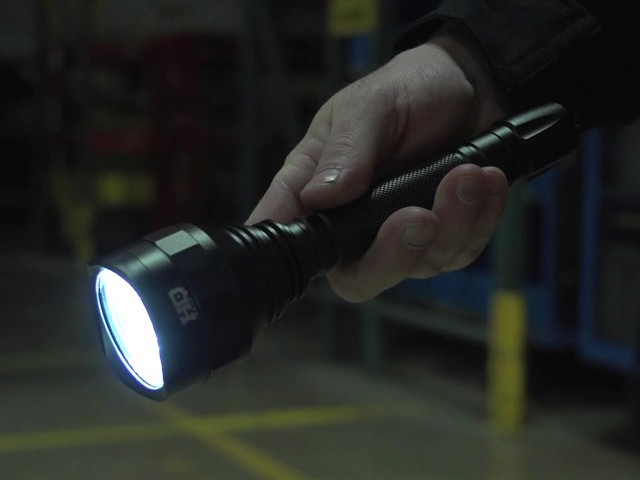 HQ ISSUE™ 1300-lumen Rechargeable Flashlight - image 2 from the video