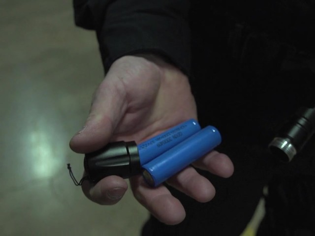 HQ ISSUE™ 1300-lumen Rechargeable Flashlight - image 6 from the video