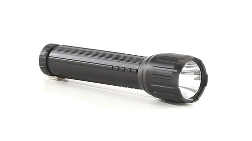 HQ ISSUE Pro Series Flashlight 860 Lumen 360 View - image 3 from the video