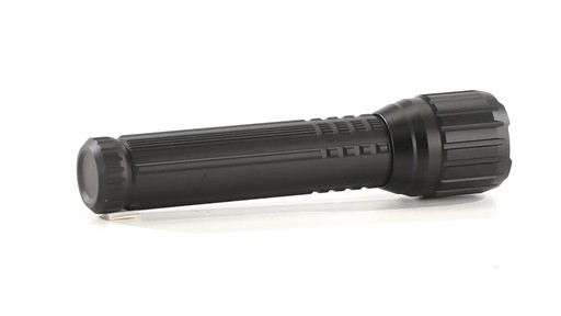 HQ ISSUE Pro Series Flashlight 860 Lumen 360 View - image 5 from the video