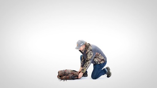 Guide Gear Deluxe 4-panel Spring Steel Hunting Blind - image 9 from the video