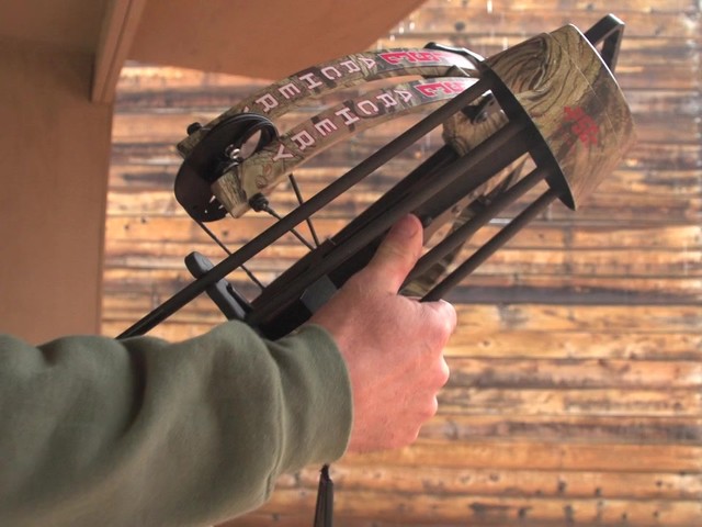 PSE ENIGMA CROSSBOW MOSSY OAK  - image 8 from the video