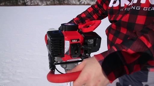 Eskimo Stingray Quantum Ice Auger - image 3 from the video
