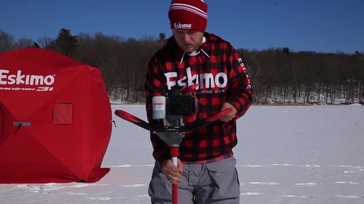 Eskimo Stingray Quantum Ice Auger - image 4 from the video