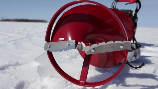 Eskimo Stingray Quantum Ice Auger - image 8 from the video