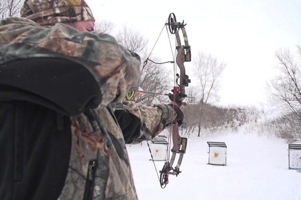 PSE Bow Madness XP Compound Bow - image 1 from the video
