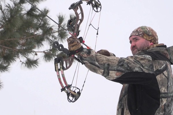 PSE Bow Madness XP Compound Bow - image 5 from the video