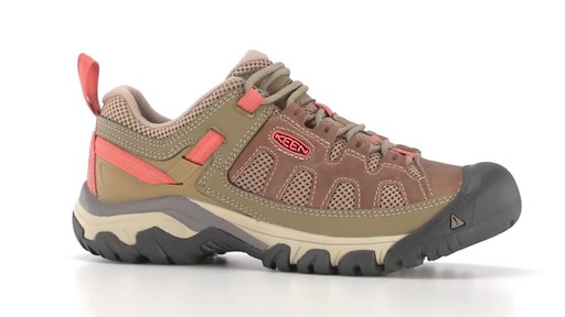 KEEN Women's Targhee Vent Low Hiking Shoes 360 View - image 5 from the video