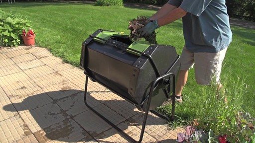 CASTLECREEK Compost Tumbler - image 4 from the video