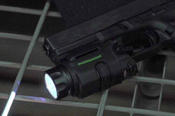 BEAMSHOT GB9000 Green Laser-Light Combo - image 2 from the video