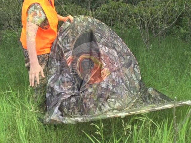 Guide Gear Pop-up Ground Blind - image 2 from the video